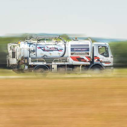 Arrive du camion de pompage hydrocureur a saint raphael